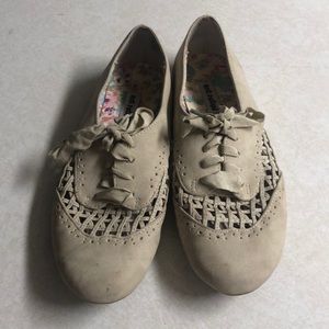 Woman’s Shoes